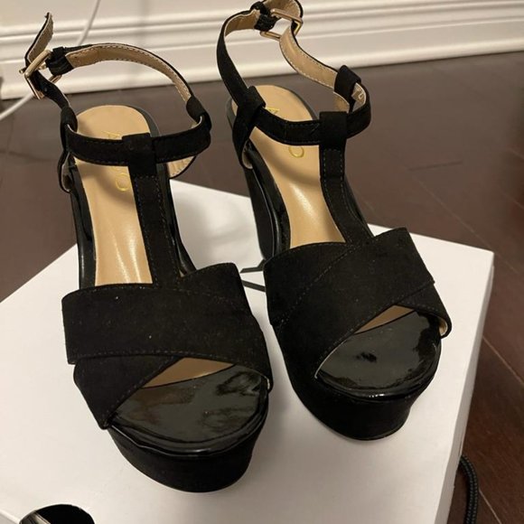 Aldo Wedge Sandals Black Suede - Picture 3 of 4